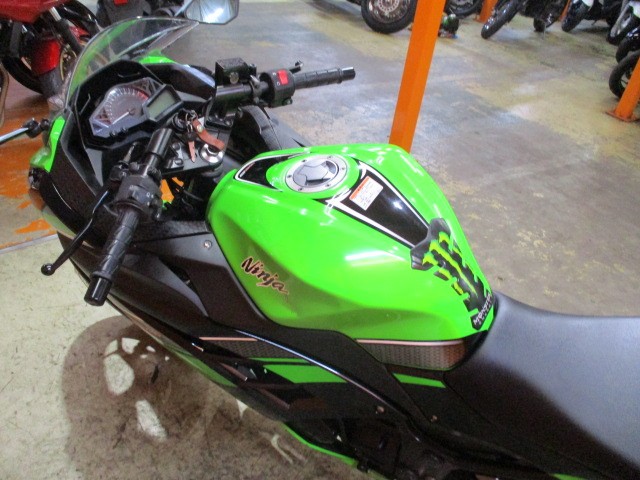 シートもタンクもこの通り状態グッド！！当社は価格は安くても車両の質が高いので常時即売れですよ！！